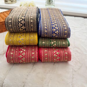 1 yarda de sari dupatta bordado adornado con lentejuelas indias en azul real, amarillo, verde, rosa, rosa gajri y negro, costura artesanal, ribete de encaje de 4,25 pulgadas