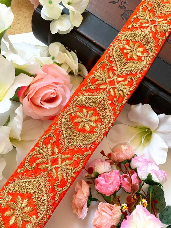 Coloured on sale lace trim