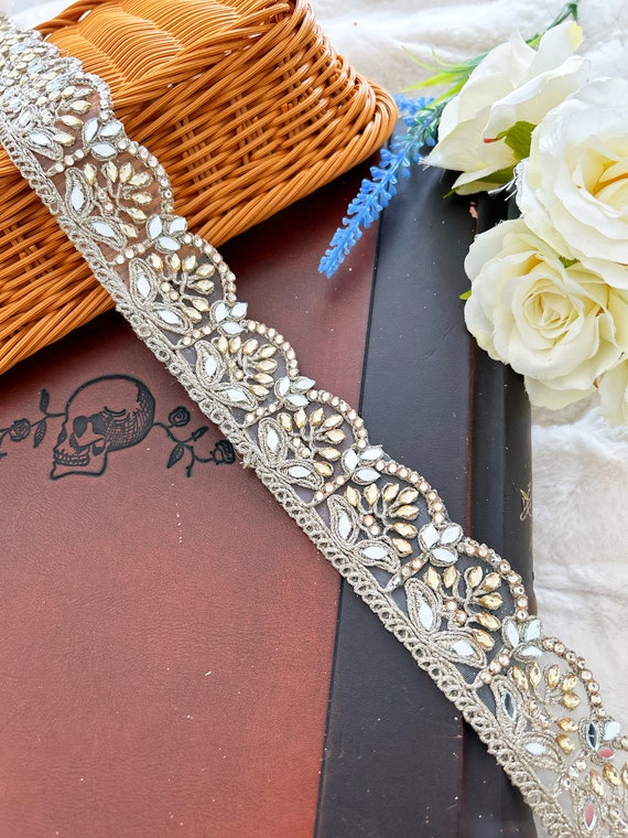 1 Yard Cintura da sposa in oro pallido Lacci indiani Cucito Crafting Saree  Border Costumi esclusivi Specchio Trim Abiti da sposa Passamaneria  decorativa -  Italia