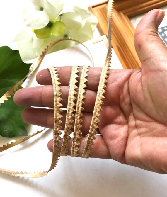 Shampion Gold Mini Triangle Piping lace Trim,Edge Finish,Gotta Patti,Indian  Decorative Trim,Lace,Embellish Piping Cord Trim,Ribbon 10 Meter