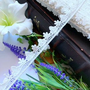 Cotton Lace Trim, vintage lace trim, floral lace, white cotton lace trim by the Meter, lace border Width - 1.8 Cm