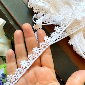 Cotton Lace Trim, vintage lace trim, floral lace, white cotton lace trim by the Meter, lace border Width - 1.8 Cm