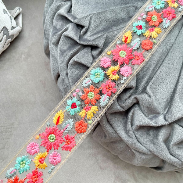 Fundas de cojín con bordado floral indio, cinta de Sari bordada, costura artesanal, adornos de boda, cortina, 1 yarda