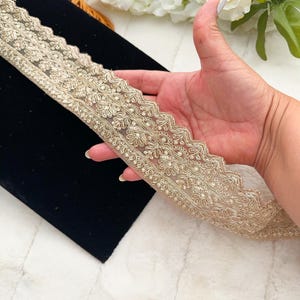 1 jarda de vestido de noiva indiano Shampion dourado Zari embelezado com vieira bordada Dupatta Sari Sari Vestido para costura e artesanato Acabamento em renda 6 cm