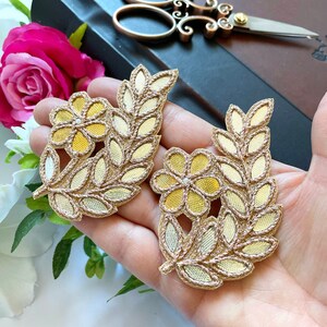 Handgefertigte Applikation Gota Patti Zari Blumenmotiv Für Handwerk & Dekoration, Traditionelle Applikation Blumenmuster Motiv Design