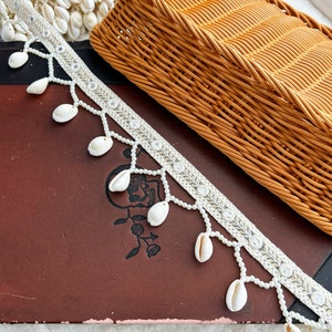 1 Yard Cowrie Shell Trim, Shell Trim Lace, Sea Shell, DIY Jean Jacket Trim, Beach décor, Bikini Trim, Scarf Lace, Belly Dance