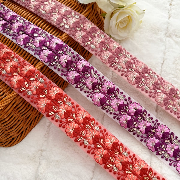 Florale bestickte Borte: Weinrot, Lavendel, Kastanienbraun, indische Sari-Bordüre (9,5m)