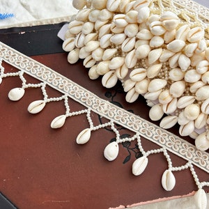 1 Yard Cowrie Shell Trim, Shell Pearl Trim Lace, Sea Shell, DIY Jean Jacket Trim, Beach décor, Bikini Trim, Scarf Lace, Belly Dance