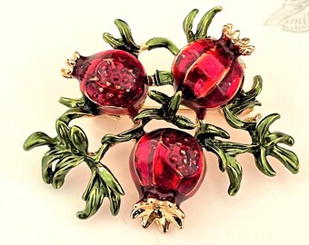 Adorable Red Pomegranate Brooch Pin Jewelry in gold tone BX18