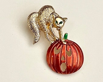 Brooch pin Halloween Pumpkin with scary kitty cat BX 57