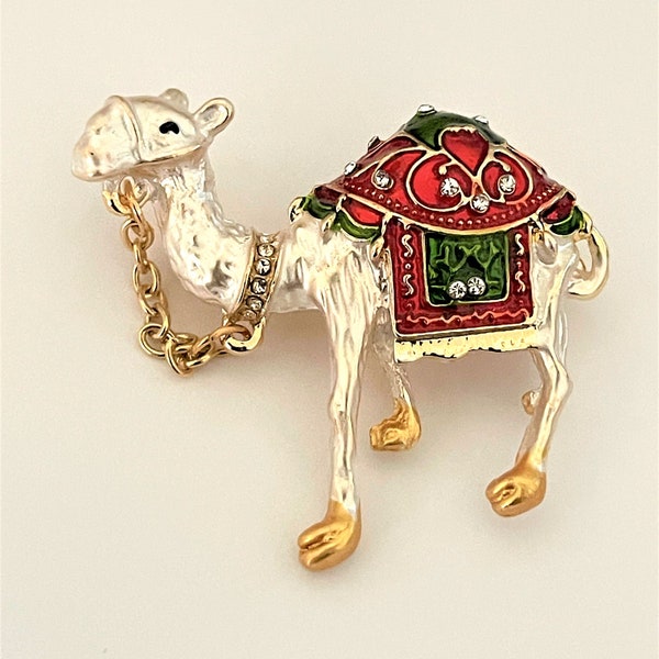 Adorable Christmas Camel Brooch pin in Gold Tone - Camel brooch jewelry BX26
