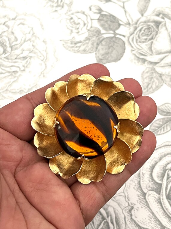 Vintage Jewelry Gold Metal Zebra Orange Glass Stone Brooch Pin