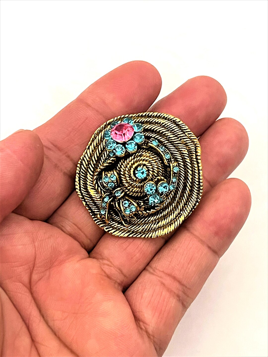 Knotted Gold Tone Hat Rhinestone Brooch Pin or Pendant Jewelry