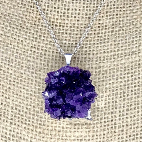 Collar de amatista en bruto - Colgante de piedra de amatista - Collar de cristal en bruto - Colgante de drusa de amatista en bruto - Regalo ideal para ella