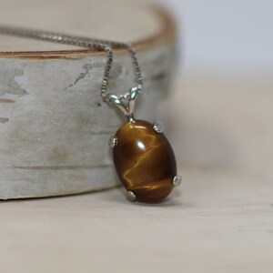 Collana con occhio di tigre / Ciondolo con pietra occhio di tigre / Gioiello spirituale con occhio di tigre / Regalo antistress