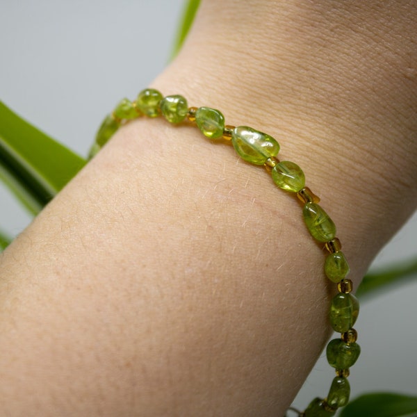 Natural Peridot Bracelet •  August Birthstone Bracelet •  Leo Birthday Gift •  Gift for Wife •  Adjustable Bracelet •  Peridot Jewelry •