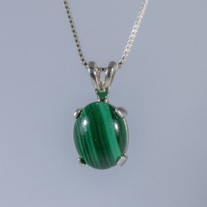 Tiny Green Malachite Gemstone Necklace - Dainty Everyday Malachite Pendant - Delicate Malachite Jewelry Birthday Gift for Women