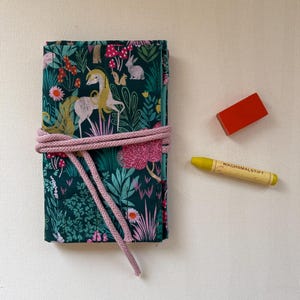Trousse à crayons Waldorf, trousse à crayons enroulable, trousse à crayons Waldorf « Forêt de licornes », cadeau de rentrée scolaire