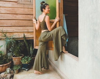 Gauze Bells in OLIVE // 100% Cotton Gauze Breathable Yoga Dance Play Pants // Enjoy the feeling of your expression