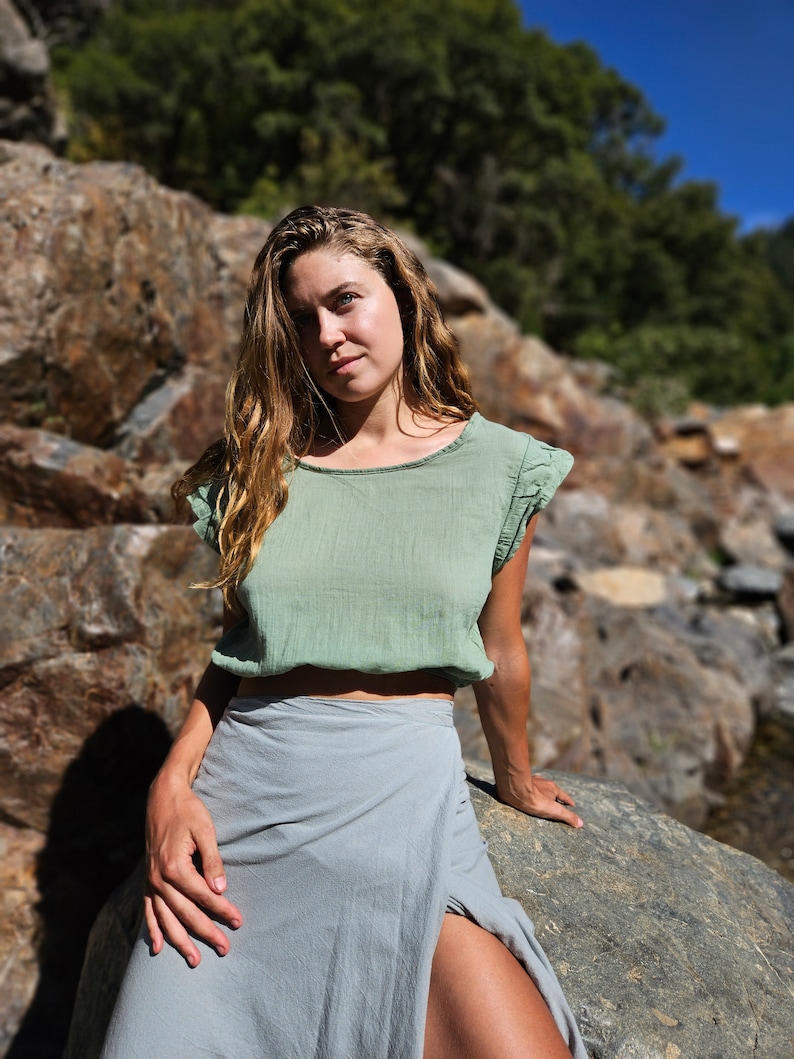 Frida Top // Cotton Natural Breathable Capped Crop // Confidently Feminine image 4