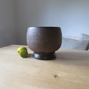 Stoneware plant pot