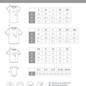 Puede incluir: Tabla de tallas para camisetas en pulgadas. La tabla muestra las medidas para diferentes tallas, incluyendo XS, S, M, L, XL, 2XL y 3XL. La tabla tambi&eacute;n incluye las medidas para bodies de beb&eacute; en tallas 0-3, 3-6, 6-12, 12-18 y 18-24. La tabla incluye detalles sobre la tela, como el peso y el tipo. La tabla tambi&eacute;n incluye detalles sobre la construcci&oacute;n, como la costura de doble aguja y los hombros enrollados hacia adelante.