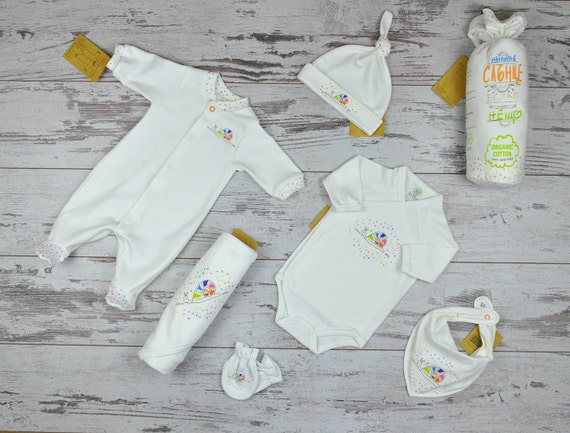 neutral newborn baby clothes