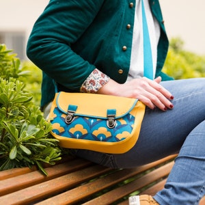 Sac à main bandoulière femme  Paola en simili cuir jaune moutarde et tissu imprimé rétro turquoise bleu et jaune