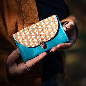 Porte monnaie femme attache cartable Moka simili cuir bleu canard et tissu imprimé géométrique