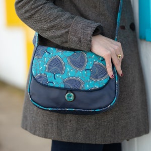 REVERSIBLE Isa women's shoulder bag in navy blue imitation leather and turquoise leaf wax print fabric