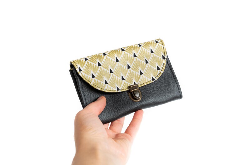 Lucie woman wallet satchel satchel imitation black leather and geometric gold printed fabric image 4