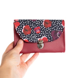 Porte monnaie femme attache cartable simili cuir Poppy rouge bordeaux et tissu imprimé coquelicots et pois image 2