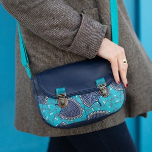 Handbag woman shoulder strap Isa in imitation leather navy blue and fabric printed turquoise wax