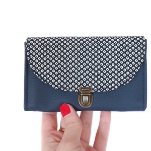 Porte monnaie femme attache cartable simili cuir  bleu marine tissu bleu points japonais