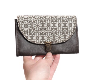 Women's coin holder ties bag simili brown ebony leather and geometric grey print fabric