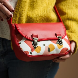 Sac à main bandoulière femme en simili cuir rouge et tissu imprimé rouge et jaune Matilda