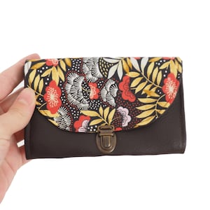 Frau Münze Halter befestigt Ebenholz braun Leder-wie Bindemittel und Laub Printfabric