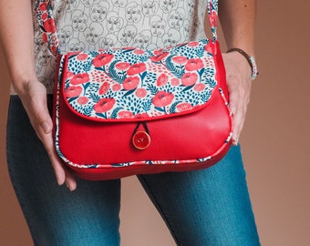 REVERSIBLE women's shoulder bag in red imitation leather and poppy red printed fabric