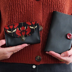 Sac à main bandoulière femme Aline en simili cuir noir et tissu imprimé rouge bordeaux fleurs image 7
