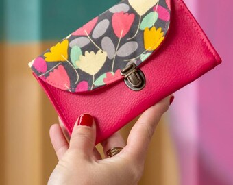 Dames portemonnee met bloemenmotief - kleine kleurrijke portemonnee in roze imitatieleer - handgemaakt cadeau - Cécile