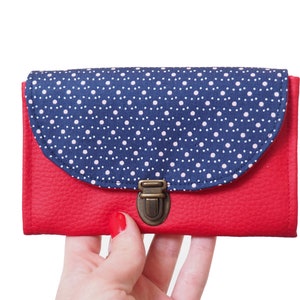 Porte monnaie femme attache cartable simili cuir rouge et tissu imprimé bleu pois