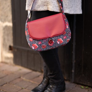 REVERSIBLE Poppy women's shoulder bag in burgundy red imitation leather and poppy and polka dot printed fabric image 7