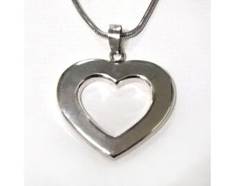 Solid sterling silver heart pendant and 20" solid sterling silver rope chain
