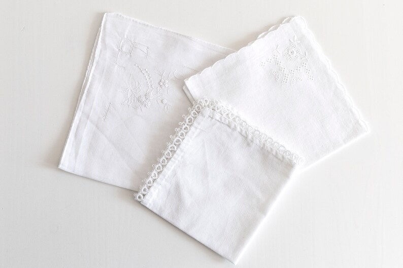 cotton hankies wedding hankie flowergirl ladies hankies 3 vintage handkerchiefs lace edged handkerchief crochet lace hankies