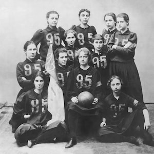 Early Women&#39;s Team Basketball Photo Download - Vintage Sports Art, Basketball History Poster, Digital Download, Women&#39;s Sports Decor