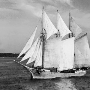 Photo of a 1920&#39;s Sailboat #2 - Photo Download