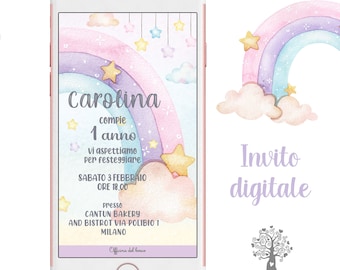 Puede incluir: Una invitación digital con un arcoíris y estrellas en la pantalla de un teléfono. El texto dice "Carolina compie 1 anno vi aspettiamo per festeggiare Sabato 3 Febbraio ore 18.00 presso Cantun Bakery and Bistrot via Polibio 1 Milano Officina del bosco Invito digitale Officina del bosco".