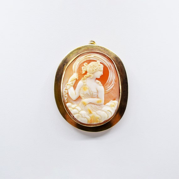 Broche-pendentif Camée coquille représentant une jeune femme dans une