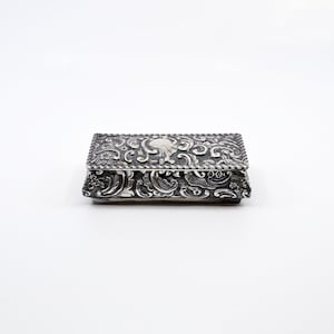 1899 Victorian English Sterling Silver Repoussé Dresser Trinket Box with Gilded Interior