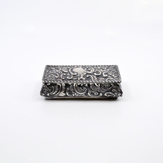 1899 Victorian English Sterling Silver Repoussé Dresser Trinket Box with Gilded Interior